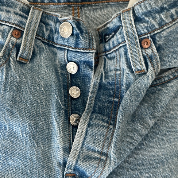 Levi’s - Picture 5 of 7